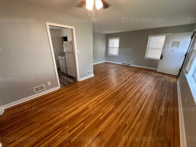 Foto del edificio - $950 - 2 bedroom/ 1 bathroom - Single Family Home *COMING SOON*
