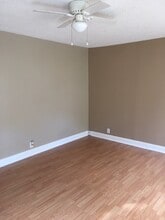 Building Photo - 108 18th Ave NW