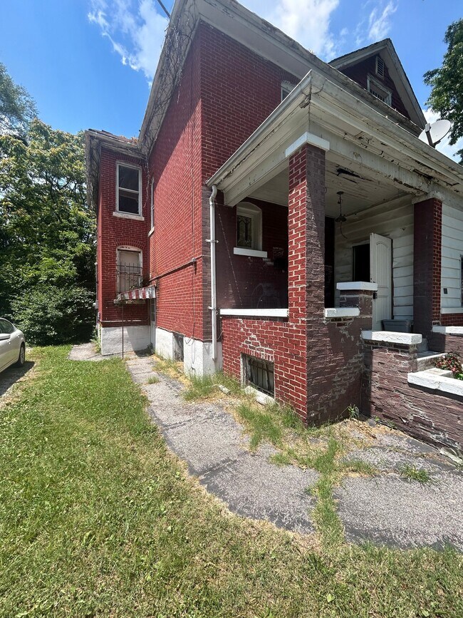 Foto del edificio - 563 N 24th St