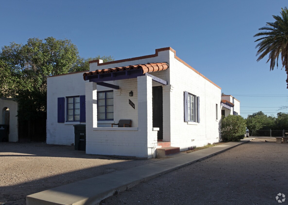 Primary Photo - 4-Plex