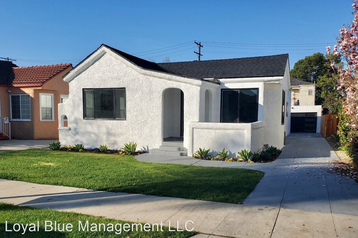 Foto principal - 4 br, 2 bath House - 3427 S Victoria Avenue