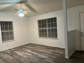 Building Photo - 36 Holly Dr