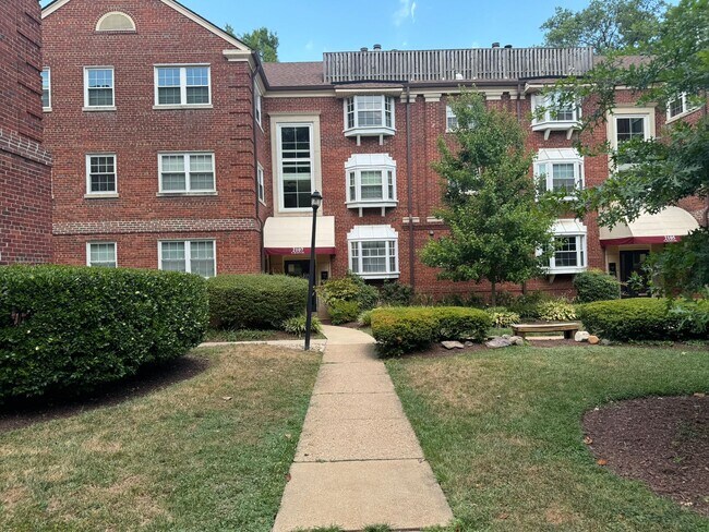 Foto del edificio - 2107 N Scott St