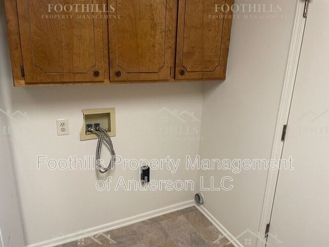 Foto del edificio - 5538 Old Pearman Dairy Rd.