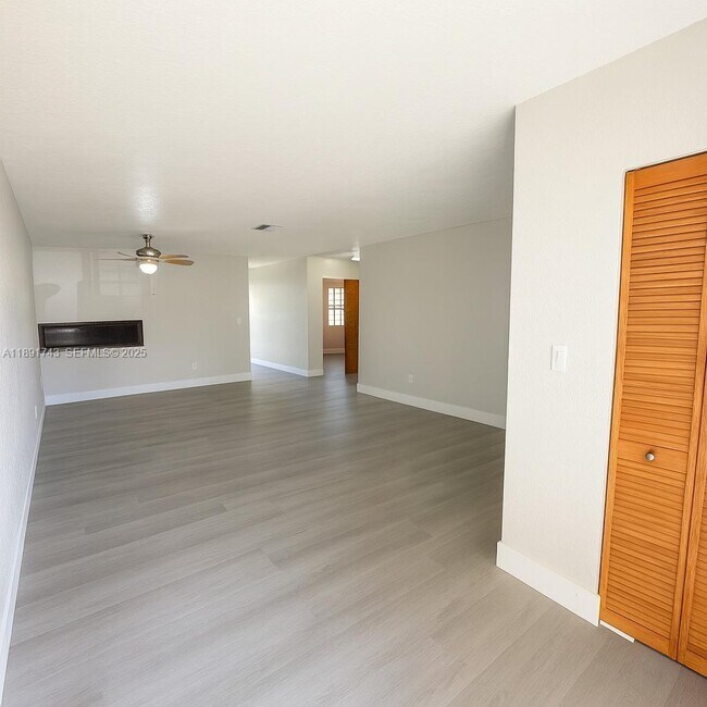 Foto del edificio - 3611 NW 194th Terrace