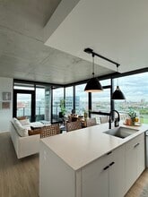 Building Photo - 224 N Elizabeth St