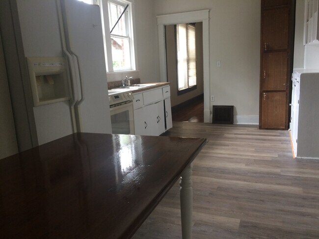 Foto del edificio - 617 Moulton St E