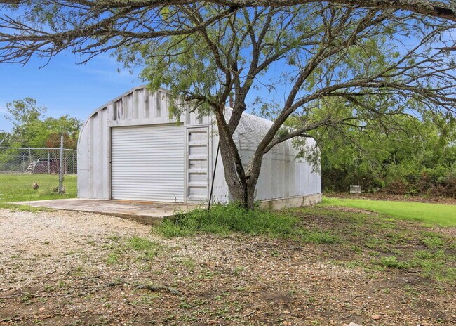 Foto del edificio - 3 Bedroom Manufactured Home on Nearly 2 Acres with Large Shop
