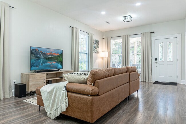 Foto del edificio - 1714 Connally Dr