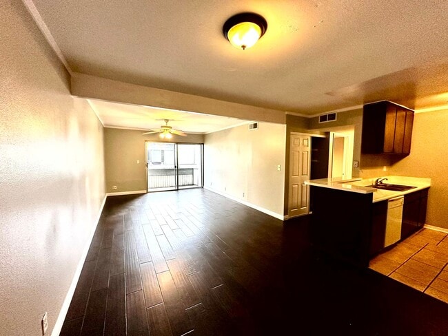 Foto del edificio - ***MOVE-IN SPECIAL 2 WEEKS FREE RENT***Spa...