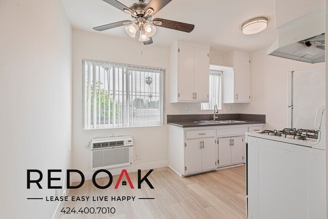 Building Photo - *LOW DEPOSIT* Lovely Two Bedroom with Incl...
