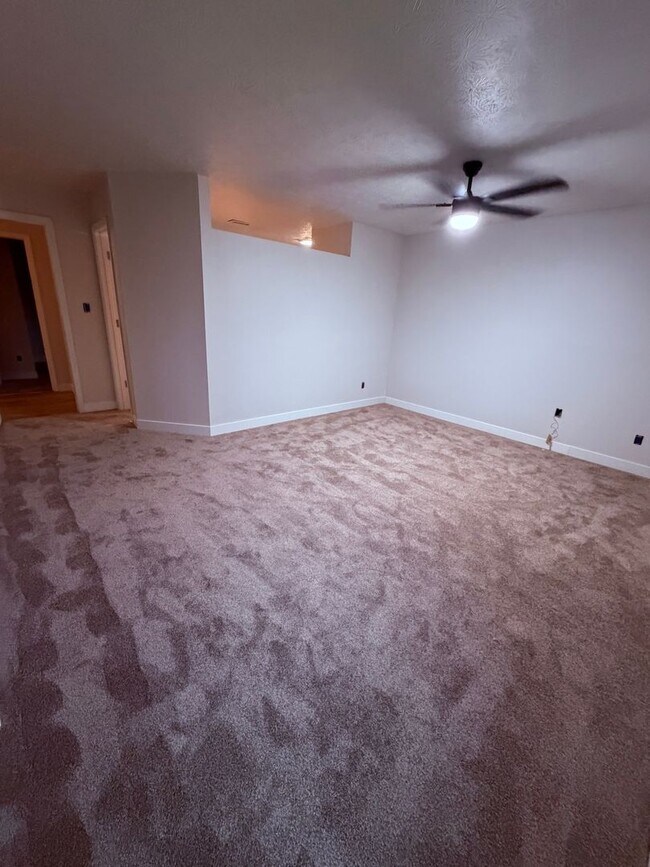 Building Photo - 1078 Barcelona Dr