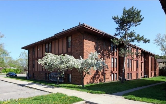 Building Photo - 6300 Century City E