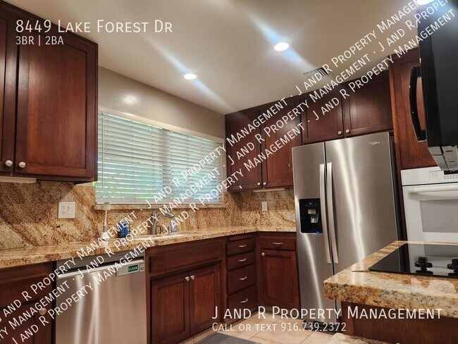 Building Photo - 3 Bedroom in College Greens