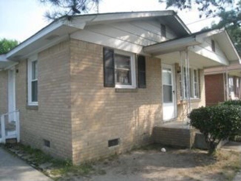Primary Photo - 20 Aster St