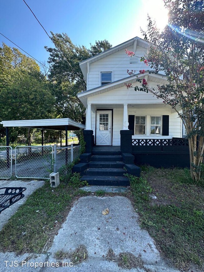 Foto del edificio - 3 br, 1 bath House - 516 Second Ave.