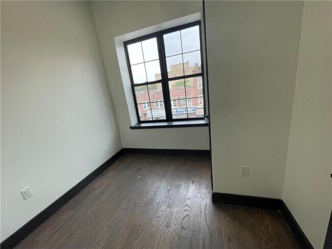 Foto del edificio - 886 Troy Ave