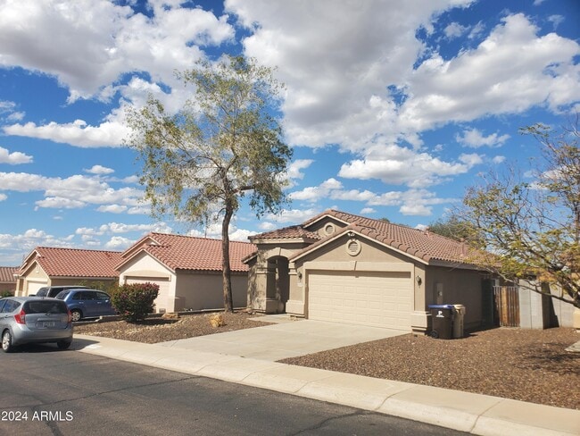 Building Photo - 10518 W Foothill Dr