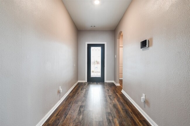 Foto del edificio - 3015 Watercrest Dr