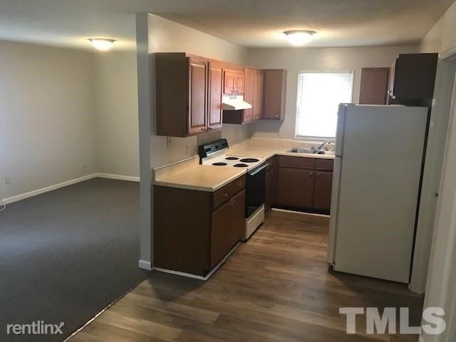 Foto del edificio - 2 br, 1 bath  - 2120 Hawkins St Apt D