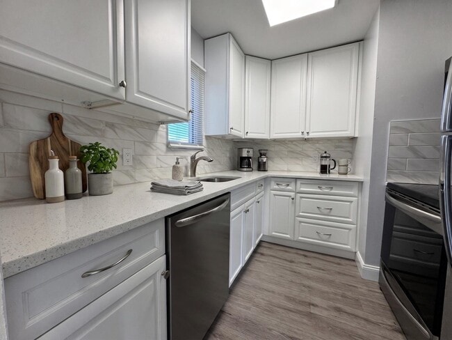 Cocina reformada - Krystie Manor (55+ Community)