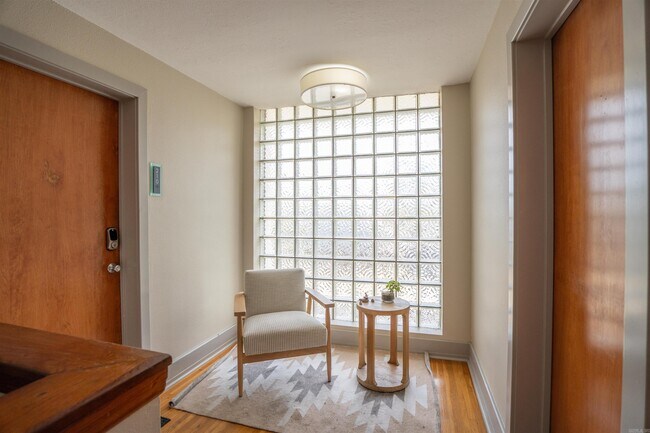 Foto del edificio - 315 E 6th St