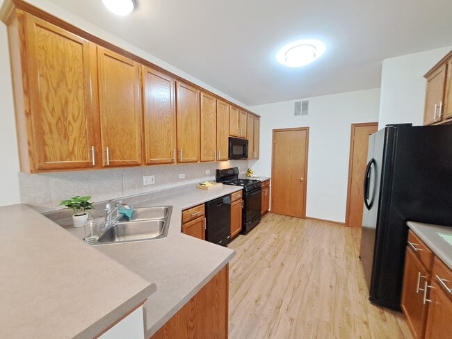 Building Photo - 325 N Patriot Dr