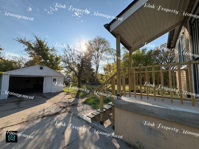 Foto del edificio - 17390 Waltham St