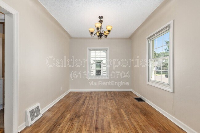 Foto del edificio - 1031 Merrifield St SE