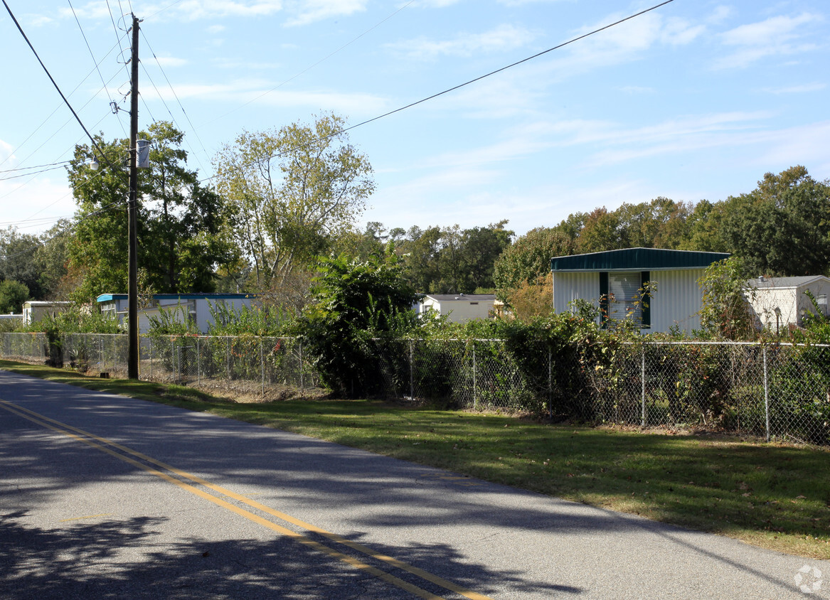 Building Photo - Americana Mobile Home Park