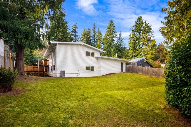 Foto del edificio - Gorgeous Fully Renovated 5 Bedroom Redmond...