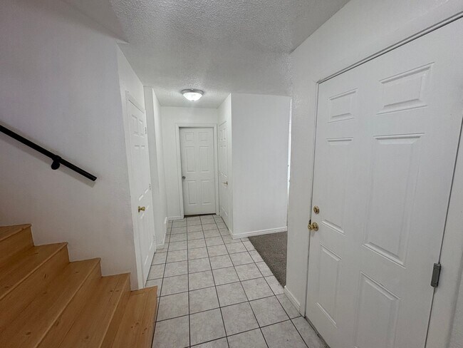 Foto del edificio - 939 49th Ave Pl
