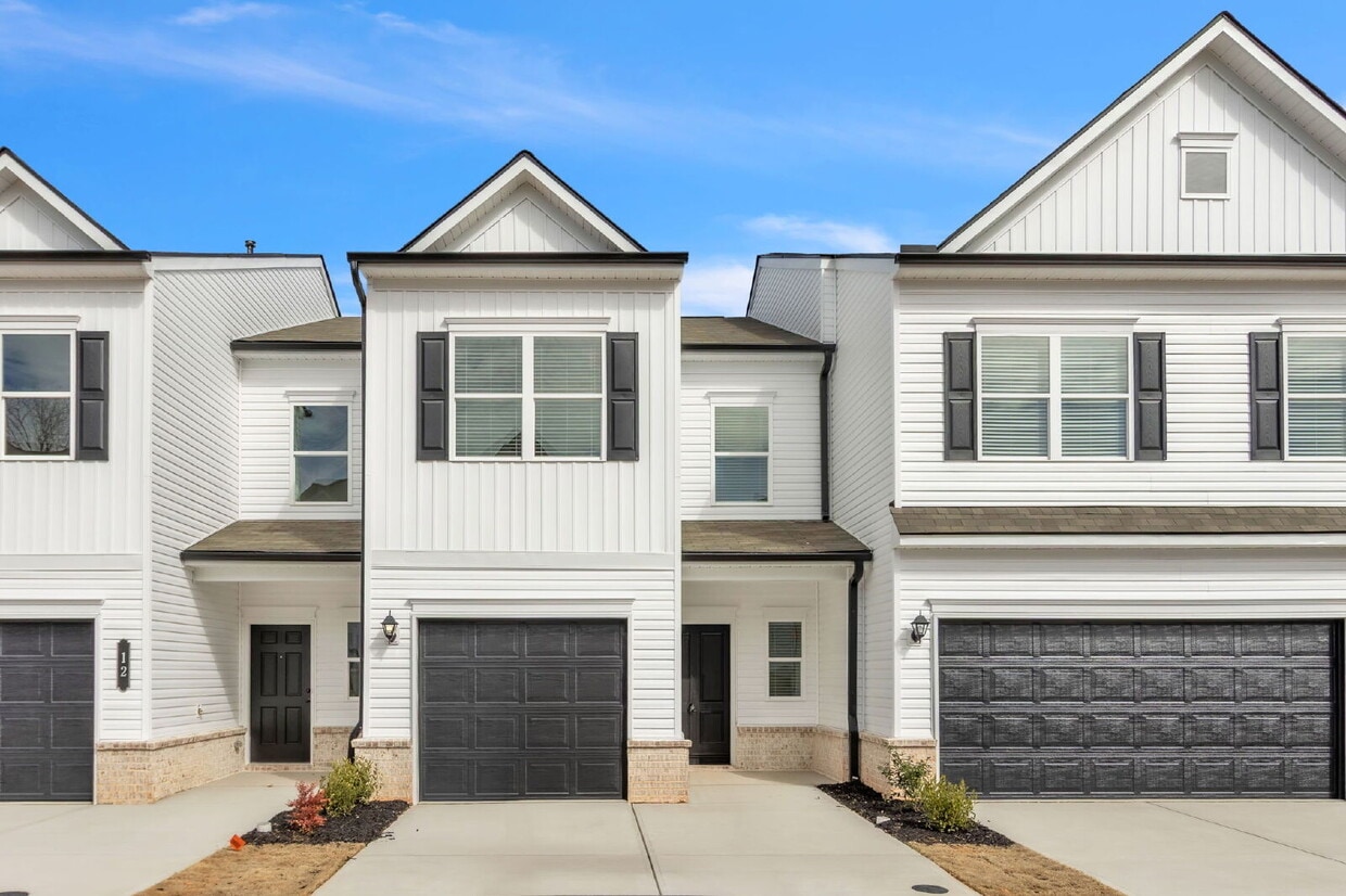 New Construction 3BR/2.5BA Townhome with Loft in Downtown Travelers Rest - New Construction 3BR/2.5BA Townhome with Loft in Downtown Travelers Rest