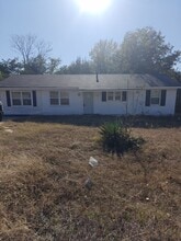 Building Photo - 2517 Kensington Dr E