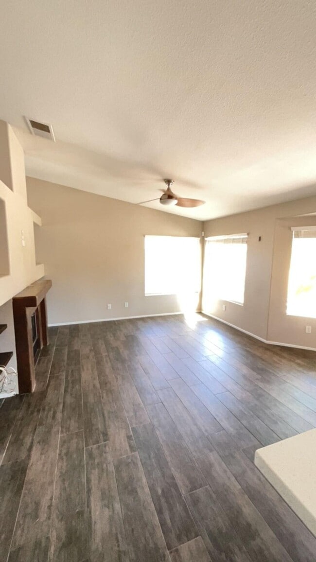 Building Photo - 45450 Deerbrook Cir
