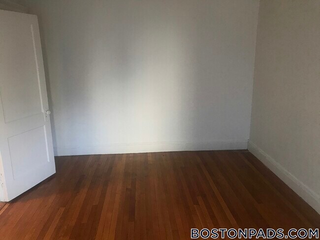 Building Photo - 1163 Boylston St