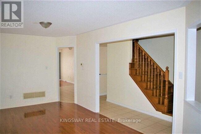 Building Photo - 3022 Mission Hill Dr