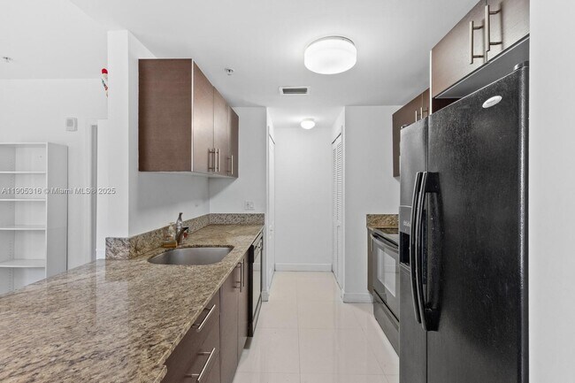 Foto del edificio - 2701 SW 3rd Ave