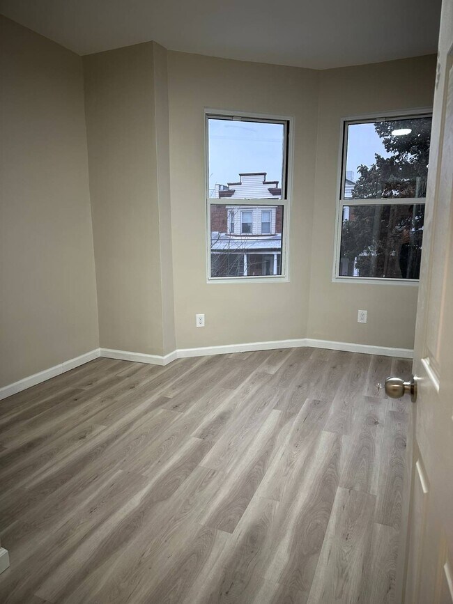 Foto del edificio - 1765 W 9th St