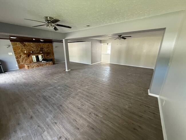 Building Photo - 4526 S Lois Ave