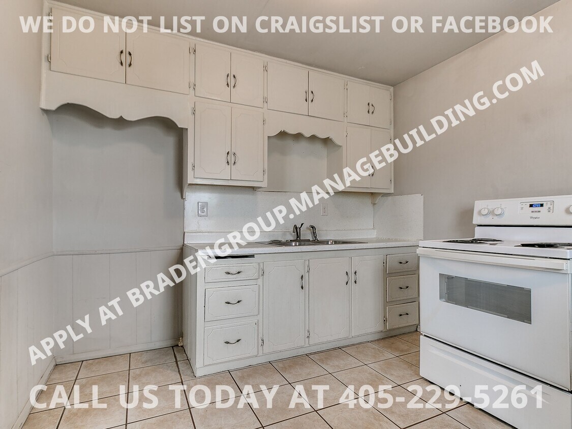 Primary Photo - 4005 N Rockwell Ave