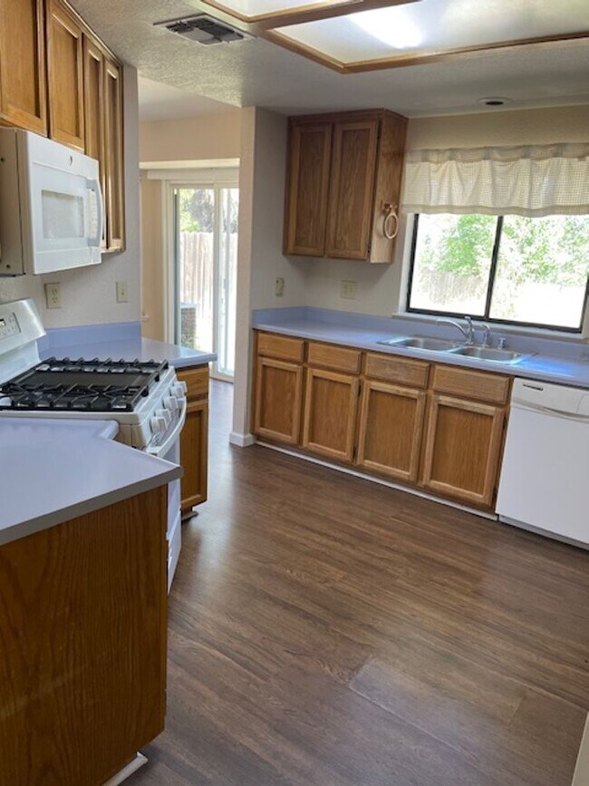 Foto del edificio - Quail Ridge Subdivision 3 Bedroom Home
