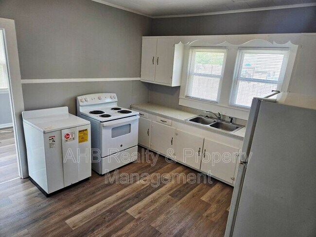 Foto del edificio - 1104 W Webb Ave