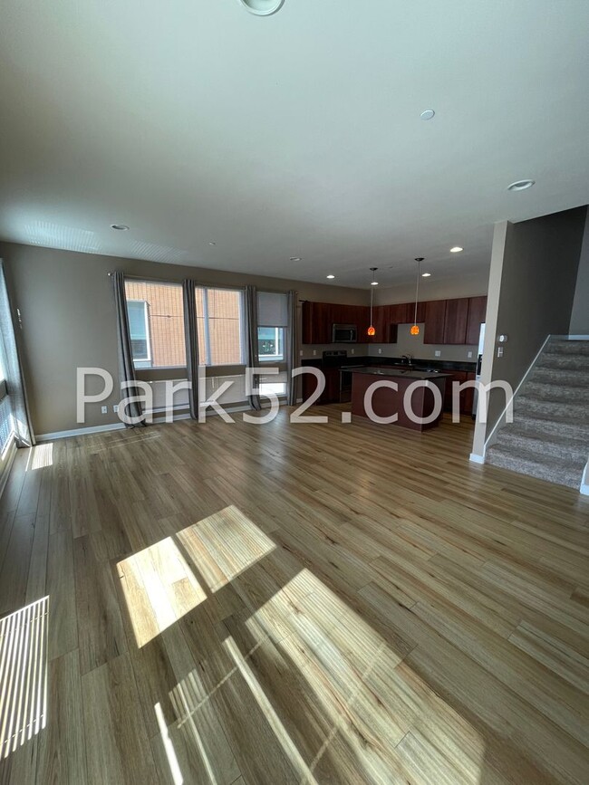 Building Photo - 3 Bedroom Townhome In Downtown Tacoma