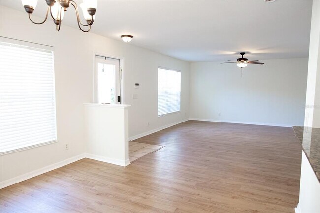 Building Photo - 9426 Charlesberg Dr