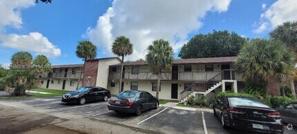 Building Photo - 6010 Shaker Wood Cir