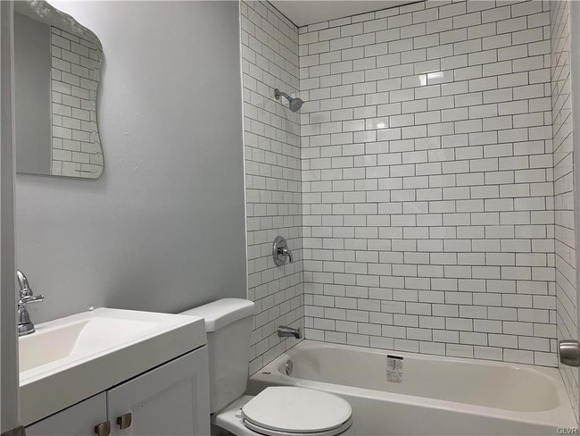 Building Photo - 905 Meade St