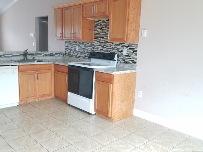 Building Photo - 89 Coleman St