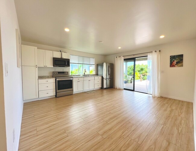 Living Room & Kitchen - 74-5054 Kealapua St