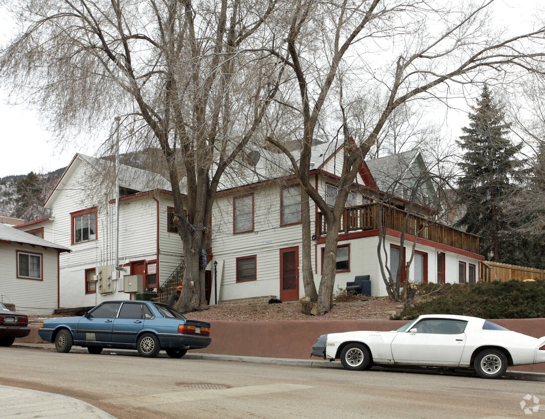 Primary Photo - 601 Manitou Ave